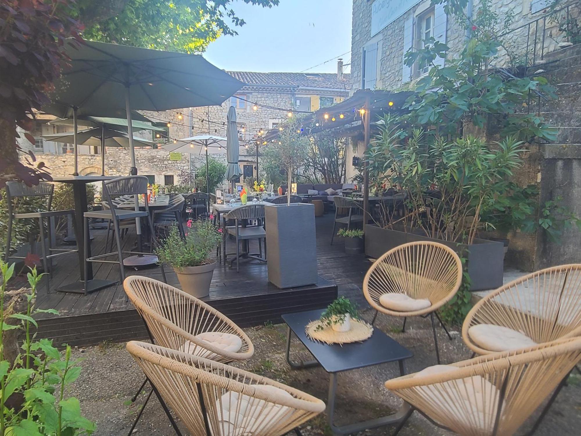 Auberge De L Helvie Chez Coco & Ricou Valvigneres Exterior foto